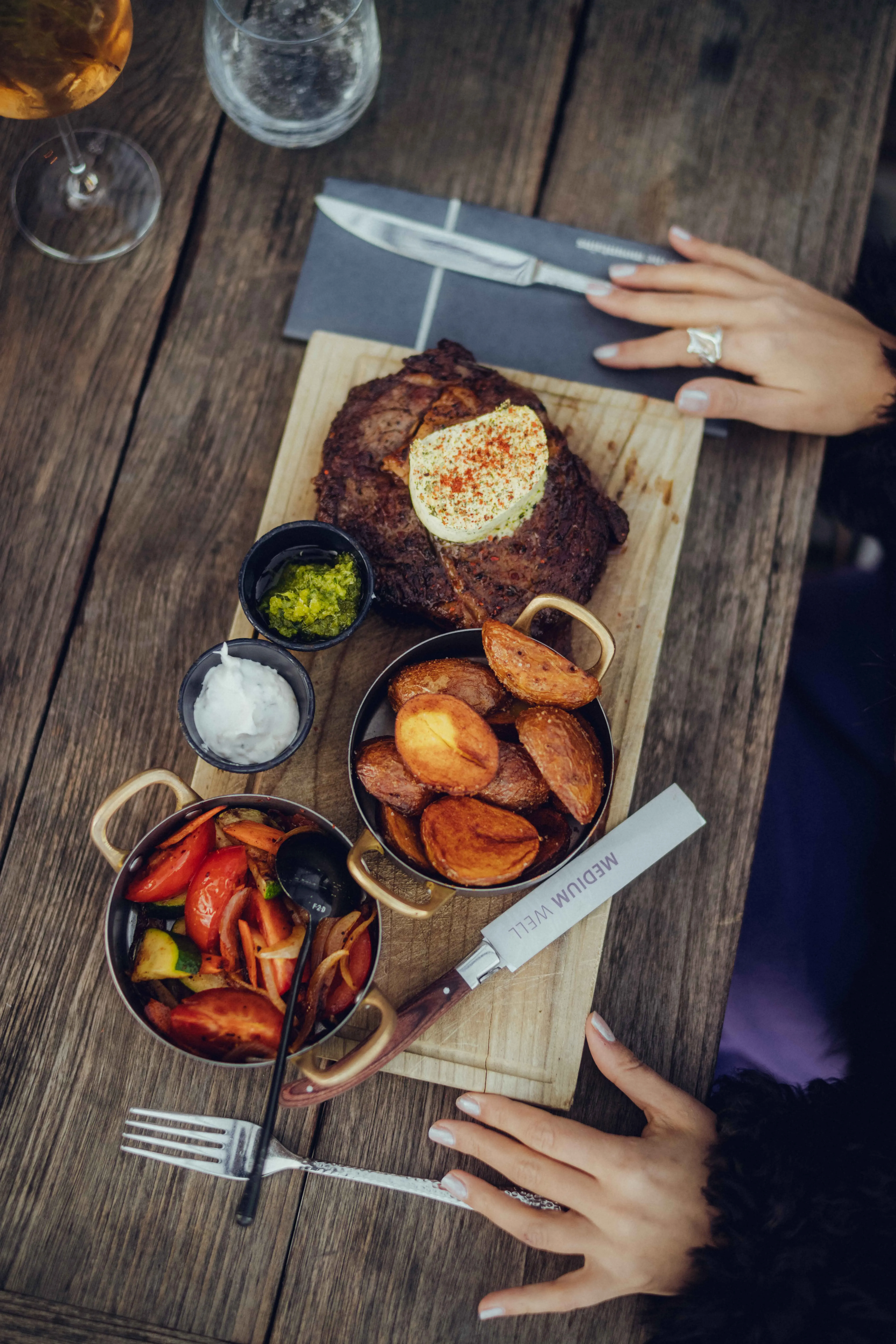 Specialiteiten van de houtskoolgrill